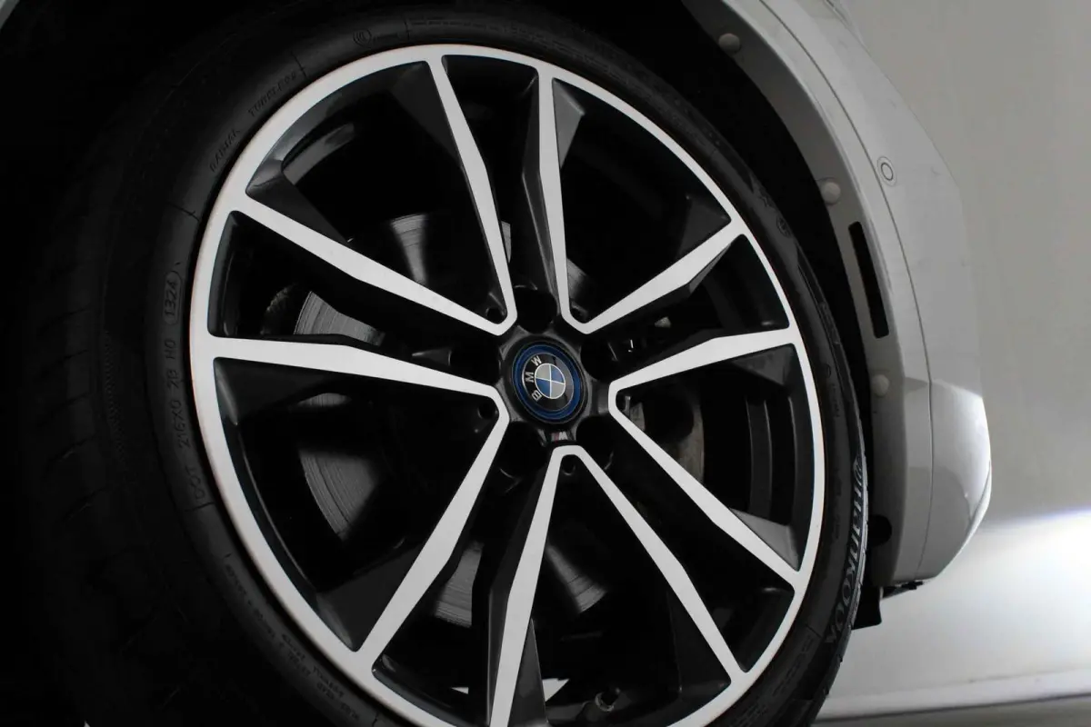 xDrive 25e M Sport 220pk/Pano.schuif/Memory/19 inch/Shadow-Line