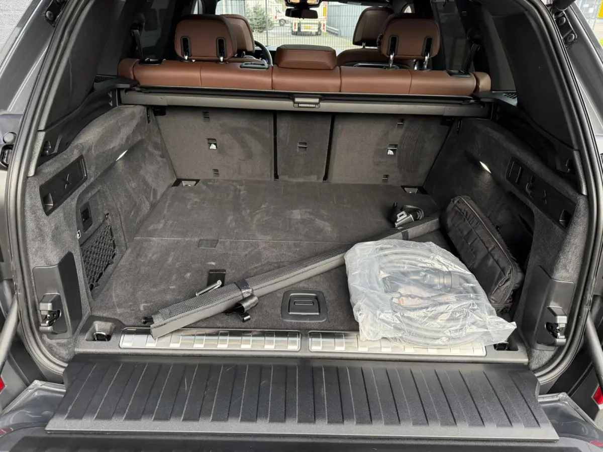 xDrive50e M SPORT PANO HEAD UP 22`` DRAVITGRAU