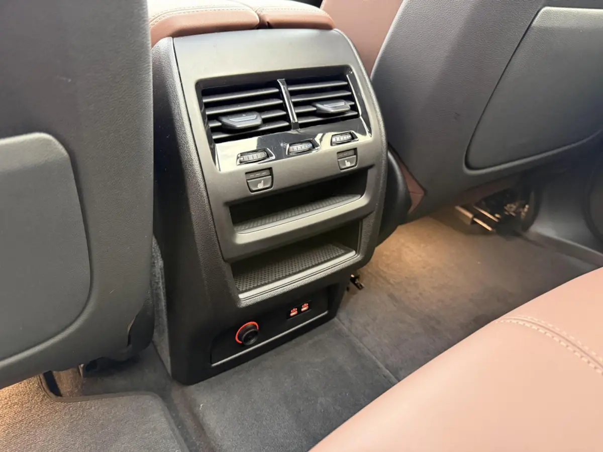 xDrive50e M SPORT PANO HEAD UP 22`` DRAVITGRAU