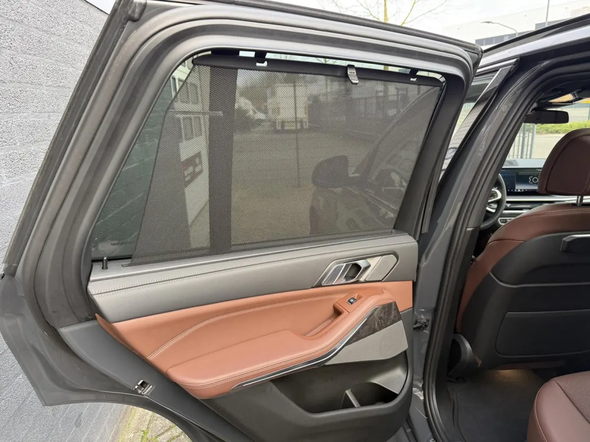 xDrive50e M SPORT PANO HEAD UP 22`` DRAVITGRAU