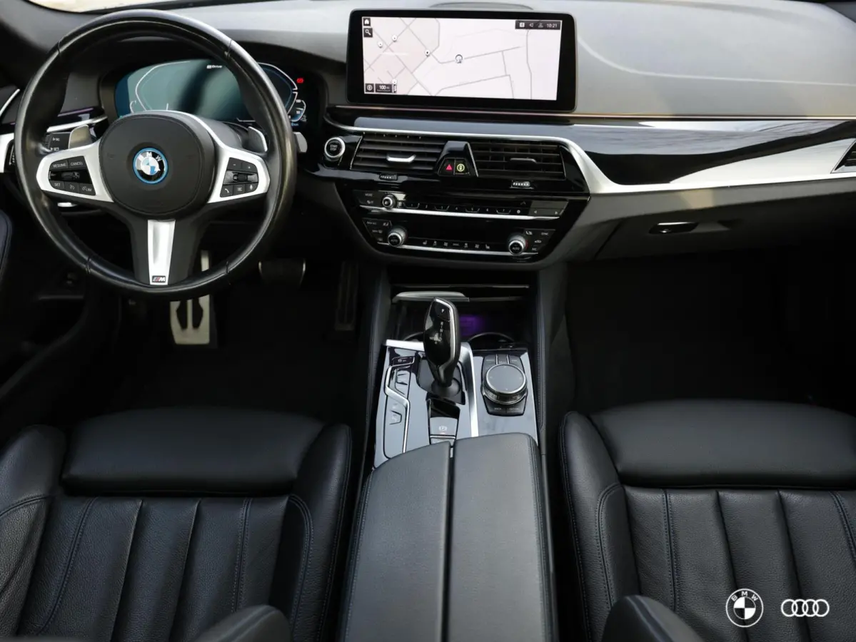 530E M SPORT / PANODAK / LEDER / STOELVW / CARPLAY / 18"