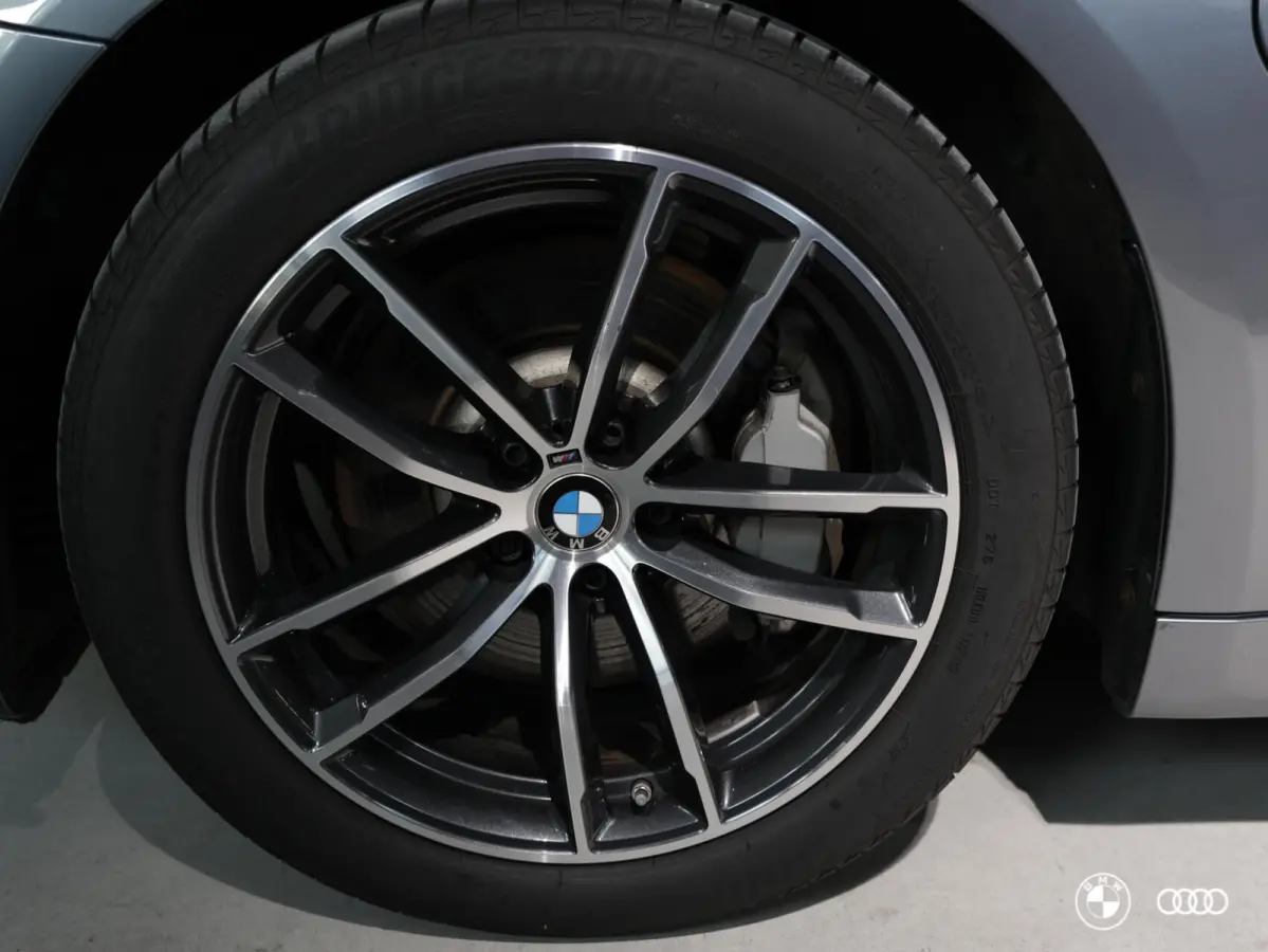 530E M SPORT / PANODAK / LEDER / STOELVW / CARPLAY / 18"