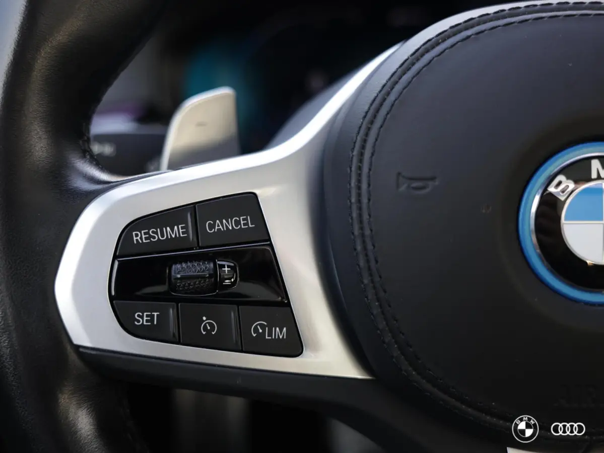 530E M SPORT / PANODAK / LEDER / STOELVW / CARPLAY / 18"