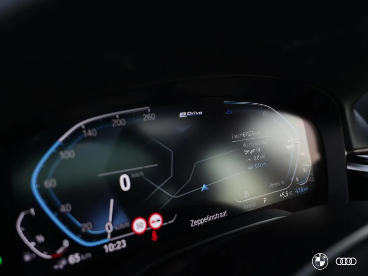 530E M SPORT / PANODAK / LEDER / STOELVW / CARPLAY / 18"