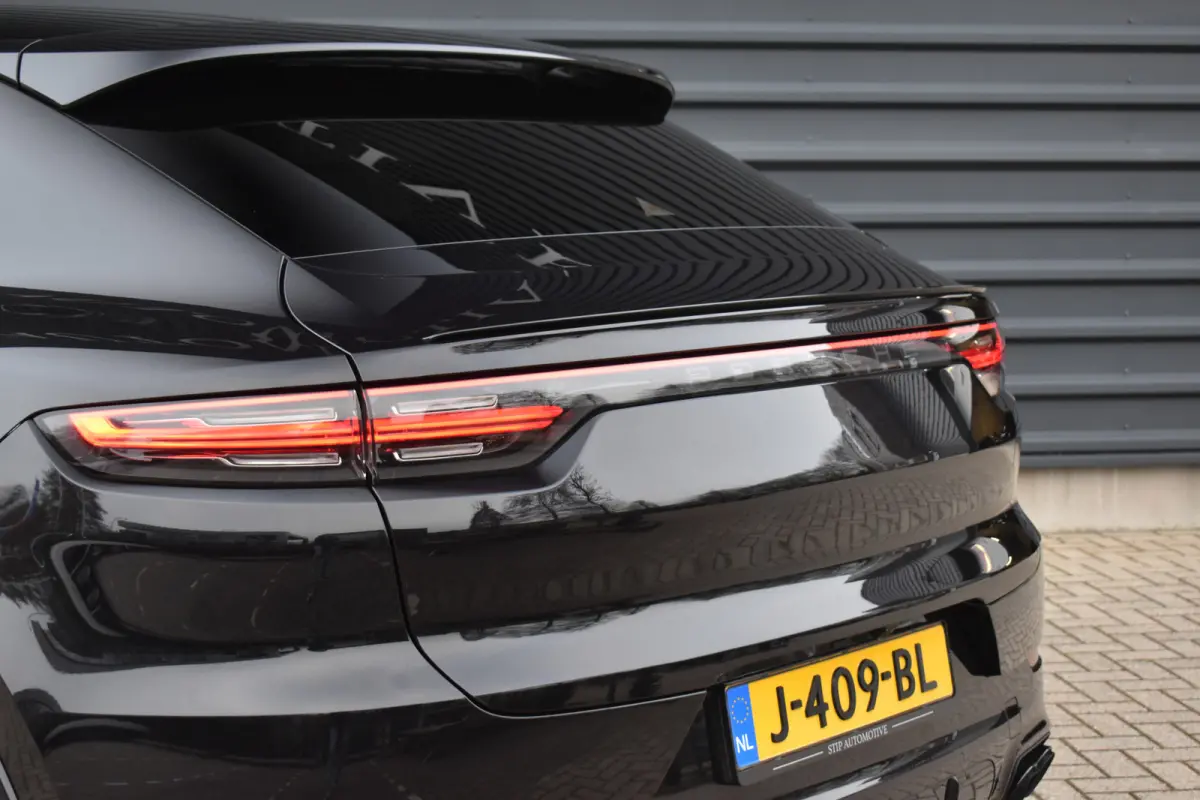 3.0 E-Hybrid SportDesign | Pano | Massage | 360 Camera | Stoelventilatie | Luchtvering | Bose | Orig. NL |