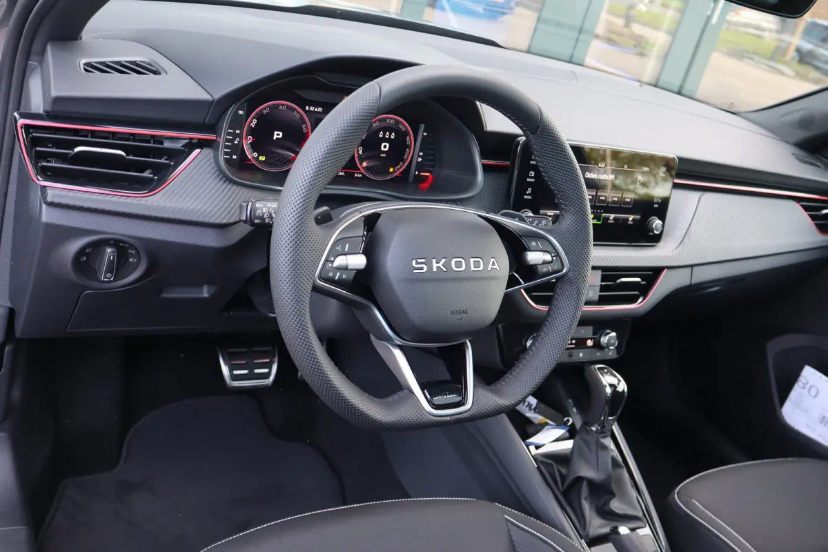 Monte Carlo | Achteruitrijcamera | Cruise control met speedlimiter | Driver Activity Assistant, vermoeidheid waarschuwingssysteem