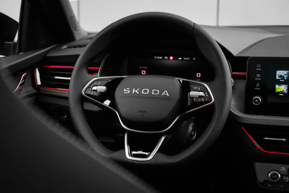 Monte Carlo | Achteruitrijcamera | Cruise control met speedlimiter | Driver Activity Assistant, vermoeidheid waarschuwingssysteem