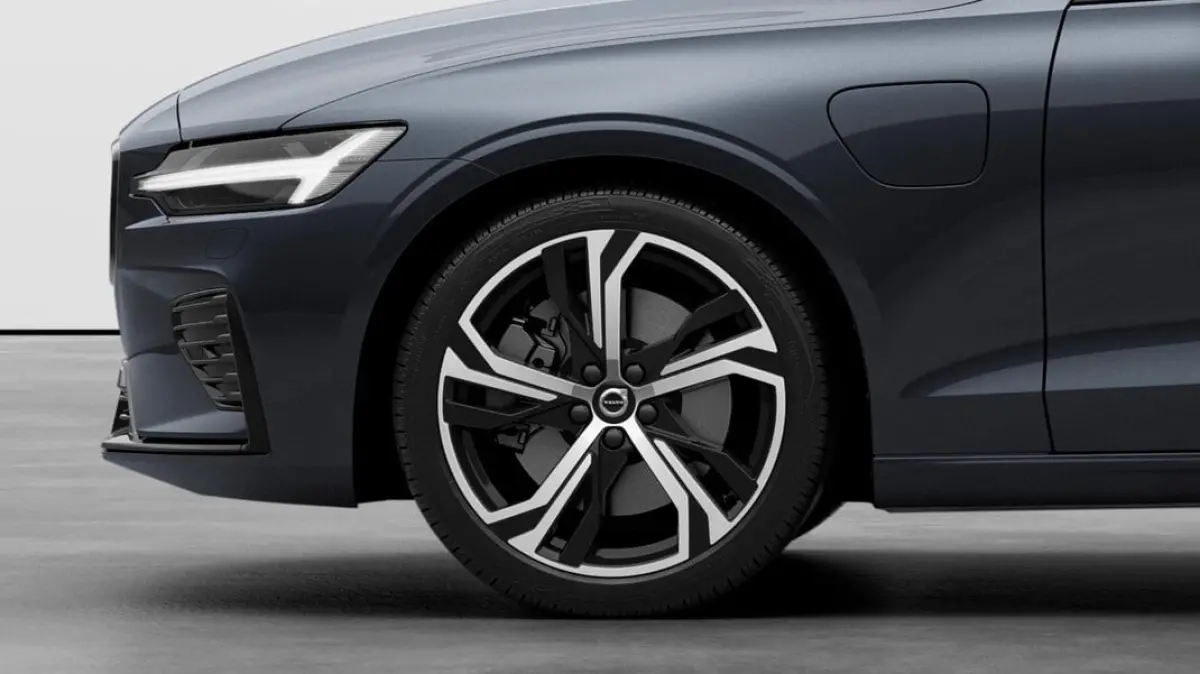 2.0 T8 Plug-in hybrid AWD Plus Dark | Lighting-Pack |  Premium-Pack |  19" 5-triplespaaks Glossy Black Diamond Cut
