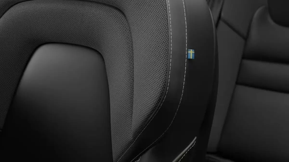 2.0 T8 Plug-in hybrid AWD Plus Dark | Lighting-Pack |  Premium-Pack |  19" 5-triplespaaks Glossy Black Diamond Cut
