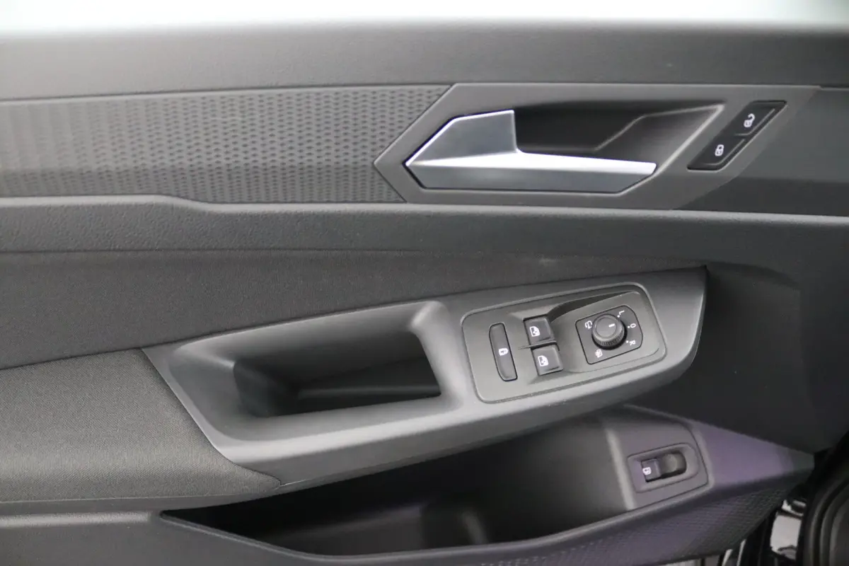 1.5 PHEV Titanium 7 Persoons | 7-Persoons | Camera | Dubbele Schuifdeur | Adaptive Cruise | BLIS | Navigatie | Stoel/Stuurverwarming