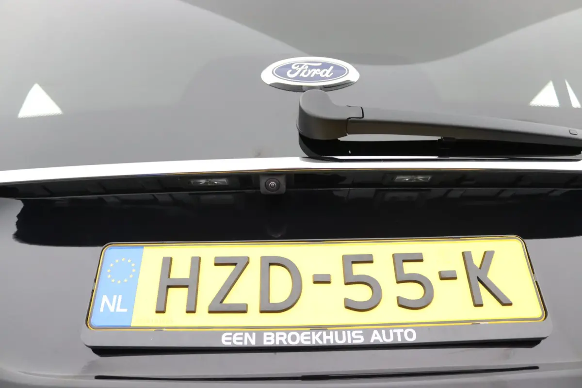 1.5 PHEV Titanium 7 Persoons | 7-Persoons | Camera | Dubbele Schuifdeur | Adaptive Cruise | BLIS | Navigatie | Stoel/Stuurverwarming