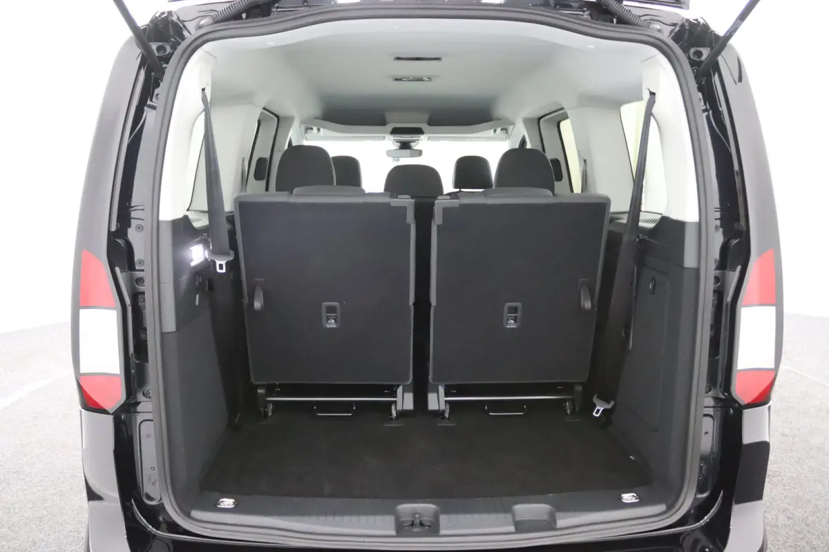 1.5 PHEV Titanium 7 Persoons | 7-Persoons | Camera | Dubbele Schuifdeur | Adaptive Cruise | BLIS | Navigatie | Stoel/Stuurverwarming