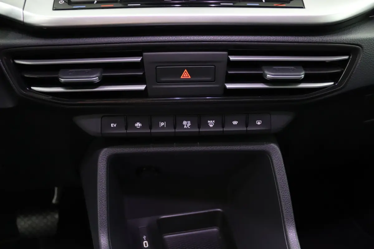 1.5 PHEV Titanium 7 Persoons | 7-Persoons | Camera | Dubbele Schuifdeur | Adaptive Cruise | BLIS | Navigatie | Stoel/Stuurverwarming