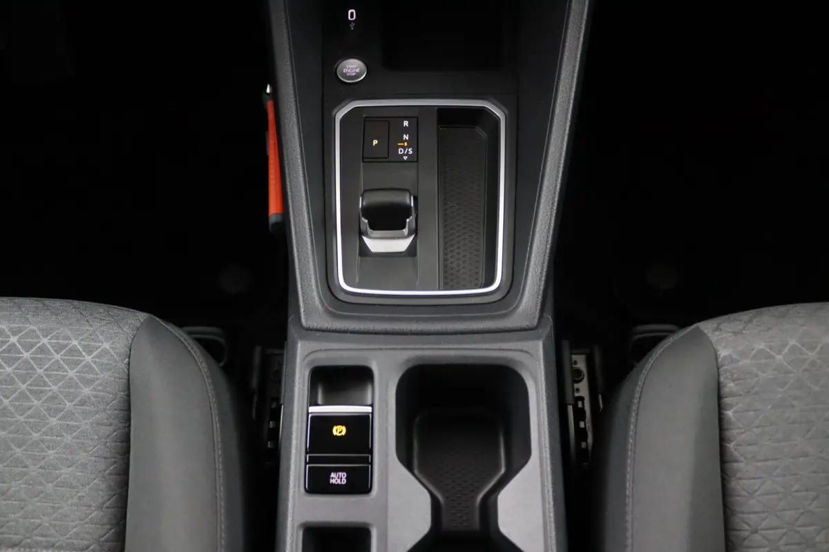 1.5 PHEV Titanium 7 Persoons | 7-Persoons | Camera | Dubbele Schuifdeur | Adaptive Cruise | BLIS | Navigatie | Stoel/Stuurverwarming