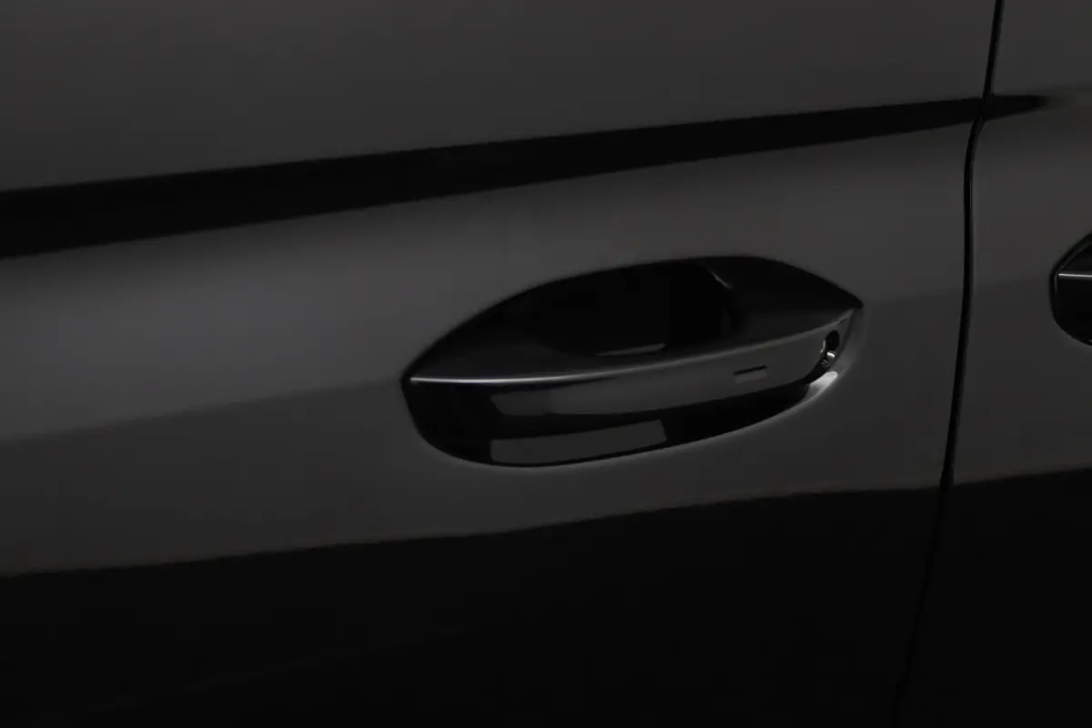 1.5 PHEV Titanium 7 Persoons | 7-Persoons | Camera | Dubbele Schuifdeur | Adaptive Cruise | BLIS | Navigatie | Stoel/Stuurverwarming