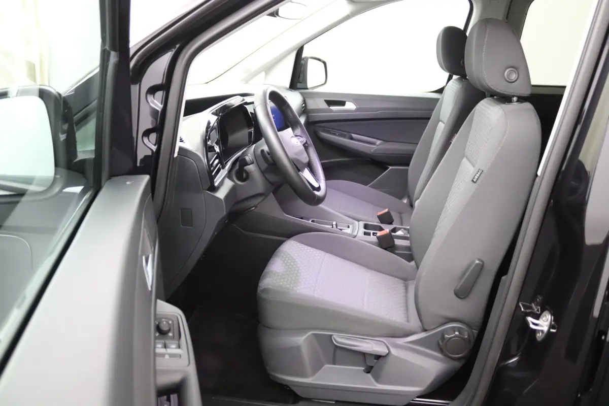 1.5 PHEV Titanium 7 Persoons | 7-Persoons | Camera | Dubbele Schuifdeur | Adaptive Cruise | BLIS | Navigatie | Stoel/Stuurverwarming