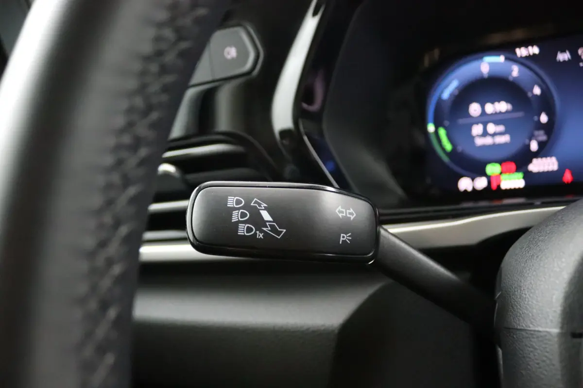 1.5 PHEV Titanium 7 Persoons | 7-Persoons | Camera | Dubbele Schuifdeur | Adaptive Cruise | BLIS | Navigatie | Stoel/Stuurverwarming