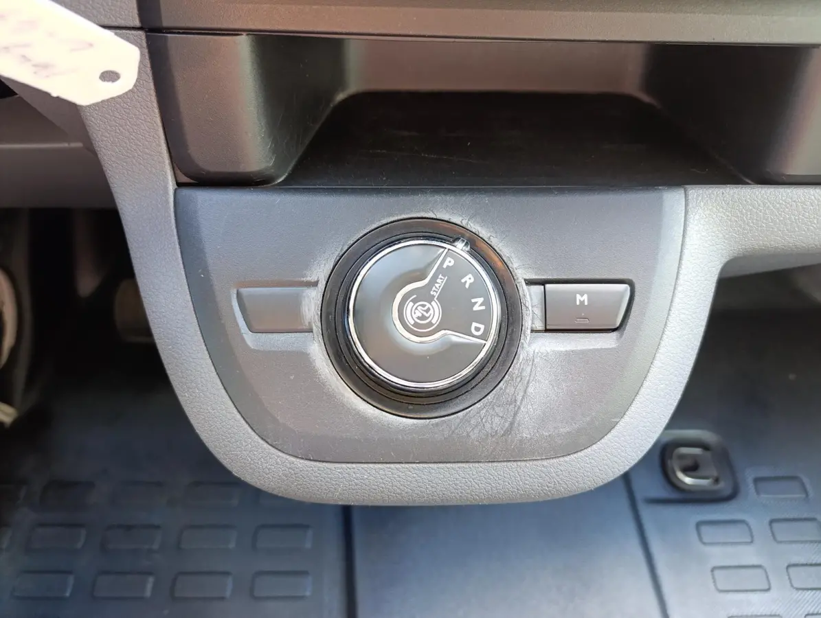 231L 2.0 BlueHDI 180 Premium Pack | Navigatie | Automaat