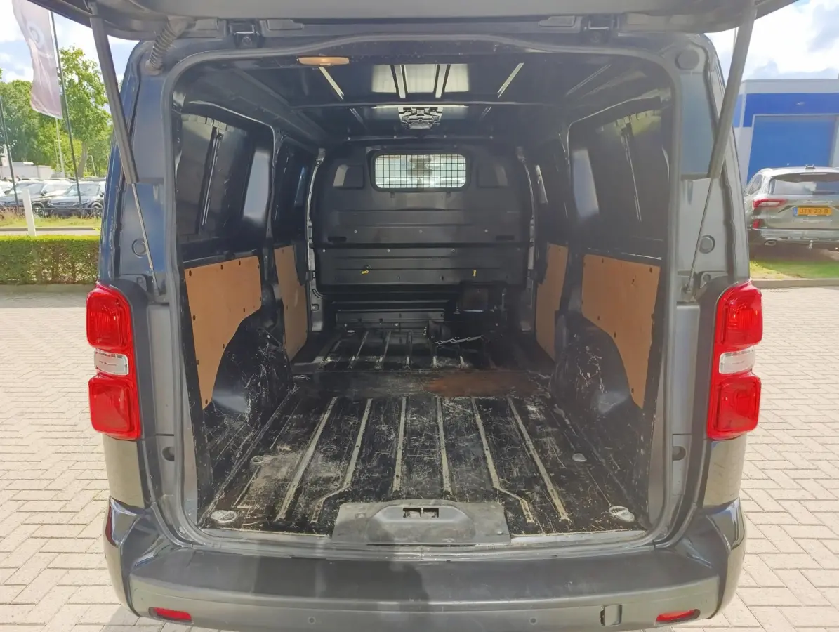231L 2.0 BlueHDI 180 Premium Pack | Navigatie | Automaat