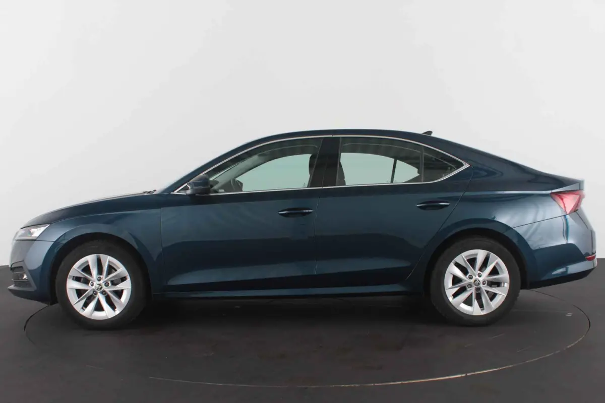 1.5 e-TSI Business Edition Plus 150pk DSG/Lava Blue Metallic/Cruise control adaptief