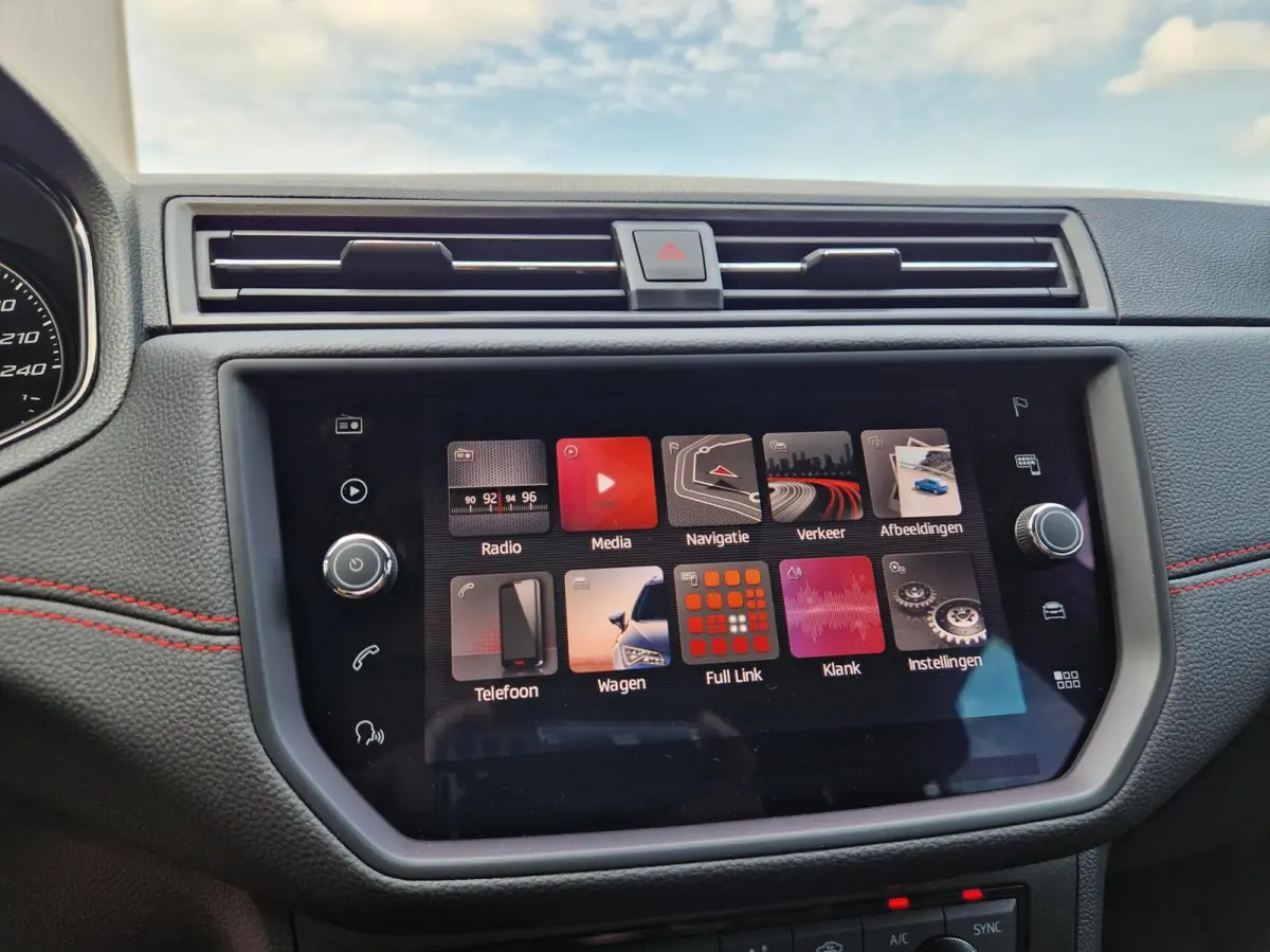 1.0 TSI FR Business Intense 12MND BOVAG GAR|ACC|CLIMA|CARPLAY|CAMERA|KEYLESS|LMV 16"|NAVI|APPLE CARPLAY