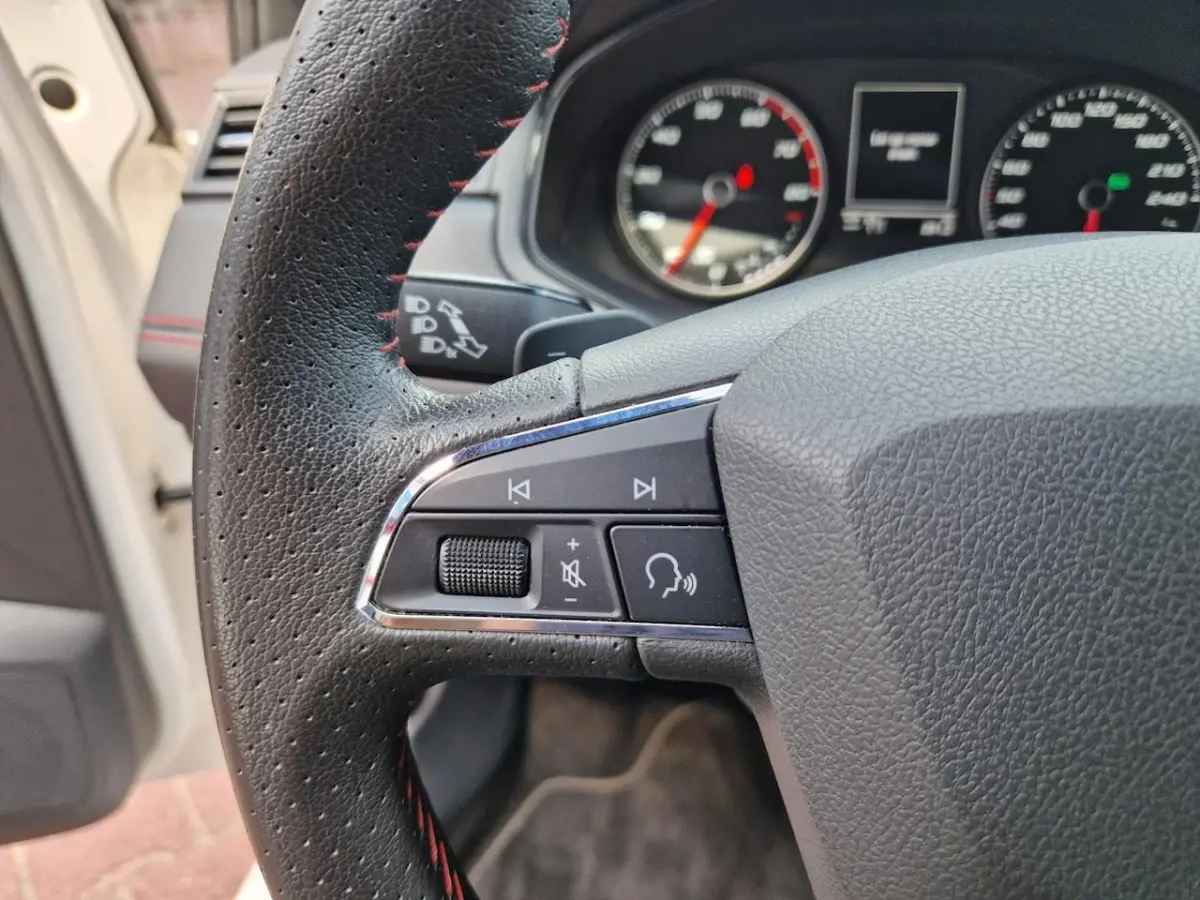 1.0 TSI FR Business Intense 12MND BOVAG GAR|ACC|CLIMA|CARPLAY|CAMERA|KEYLESS|LMV 16"|NAVI|APPLE CARPLAY