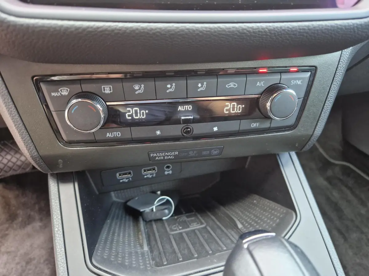 1.0 TSI FR Business Intense 12MND BOVAG GAR|ACC|CLIMA|CARPLAY|CAMERA|KEYLESS|LMV 16"|NAVI|APPLE CARPLAY