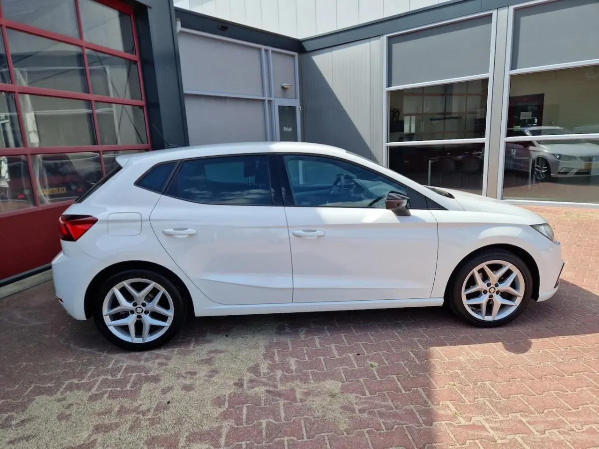 1.0 TSI FR Business Intense 12MND BOVAG GAR|ACC|CLIMA|CARPLAY|CAMERA|KEYLESS|LMV 16"|NAVI|APPLE CARPLAY