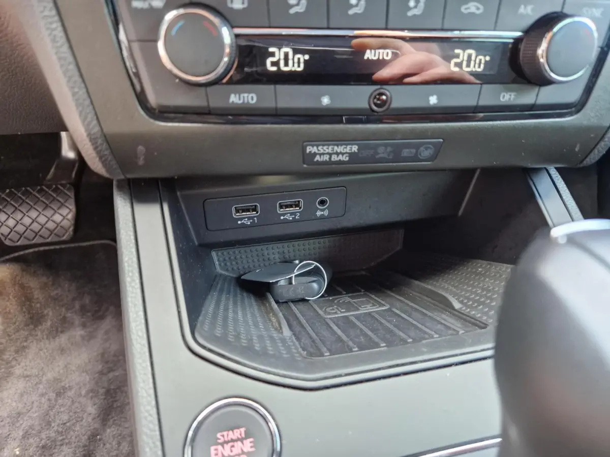 1.0 TSI FR Business Intense 12MND BOVAG GAR|ACC|CLIMA|CARPLAY|CAMERA|KEYLESS|LMV 16"|NAVI|APPLE CARPLAY