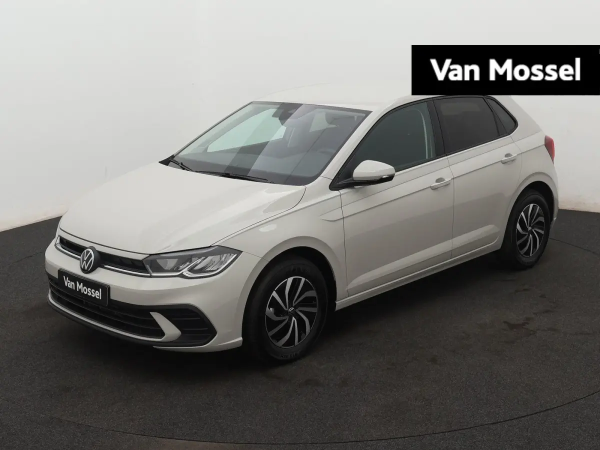 1.0 TSI Life Edition 95 PK | Keyless access | Apple Carplay draadloos | Camera | Navigatie | 15" Lichtmetalen velgen | LED Koplampen | Android Auto draadloos | Parkeersensoren | Adaptive cru