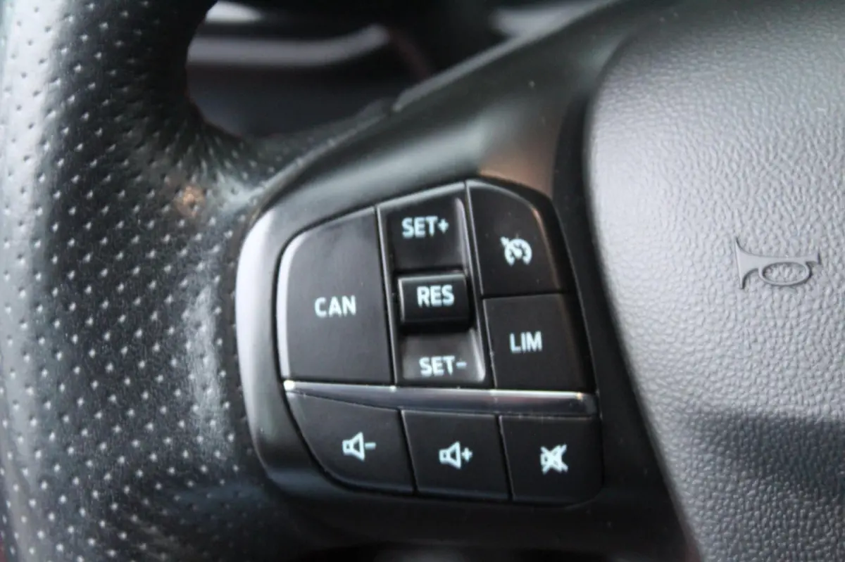 1.0 EcoBoost ST-Line 95PK | Navigatie | Climate Control | Parkeersensoren | Cruise Control