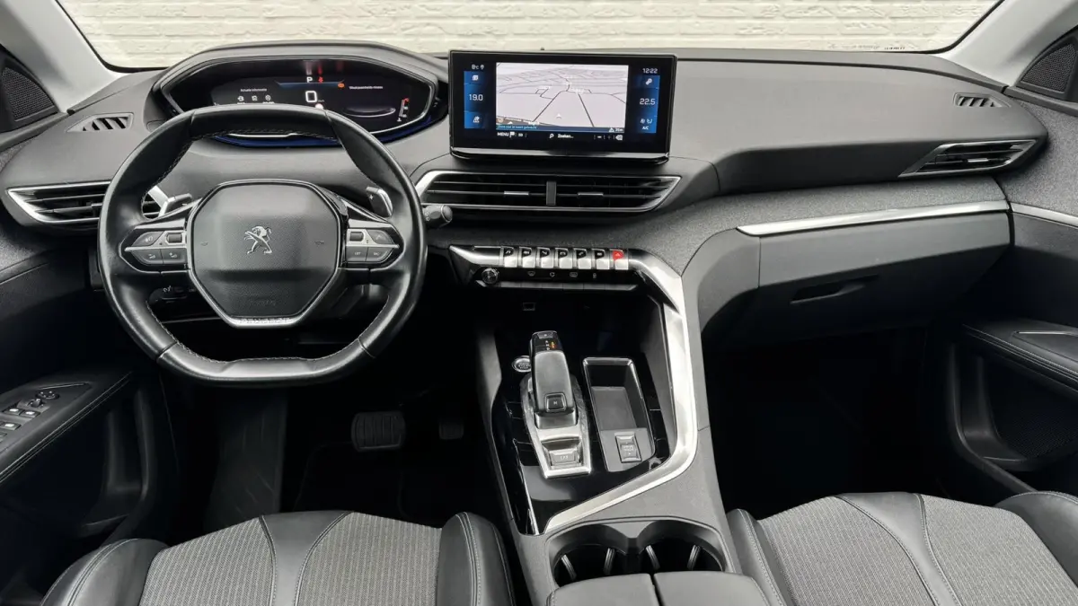 1.2 PureTech Premium Automaat Trekhaak Cruise Climate Digitaal Dashboard Led 360 Camera Carplay Riem is vervangen