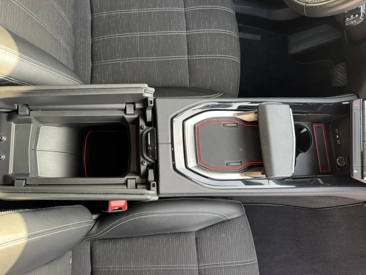 1.3 mild hybrid Automaat Climate control Cruise control Navi Apple Android DAB Achteruitrijcamera