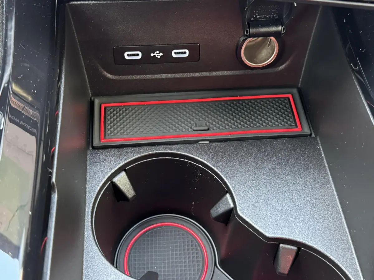 1.3 mild hybrid Automaat Climate control Cruise control Navi Apple Android DAB Achteruitrijcamera