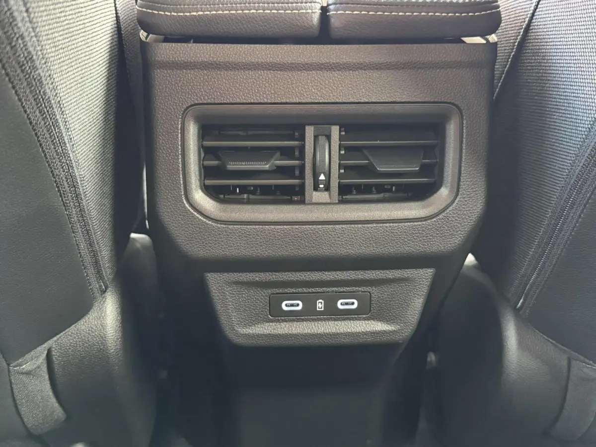 1.3 mild hybrid Automaat Climate control Cruise control Navi Apple Android DAB Achteruitrijcamera