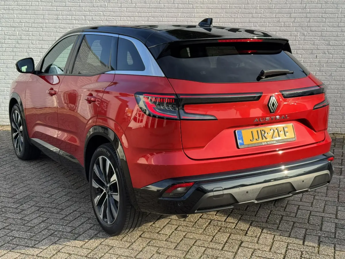 1.3 mild hybrid Automaat Climate control Cruise control Navi Apple Android DAB Achteruitrijcamera