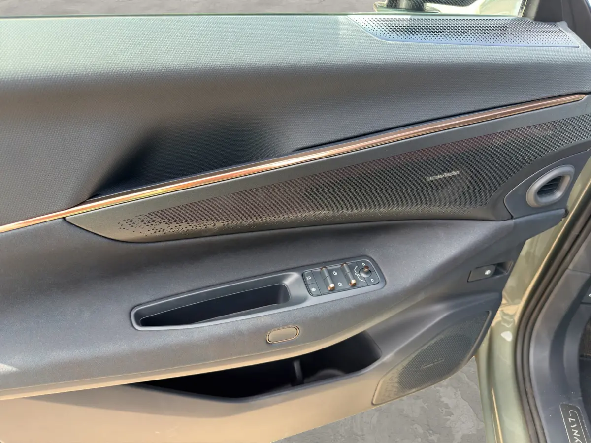 1.5 More | Achterbank verwarmd | Airco separaat achter | Apple Carplay/Android Auto|telefoonintegratie premium