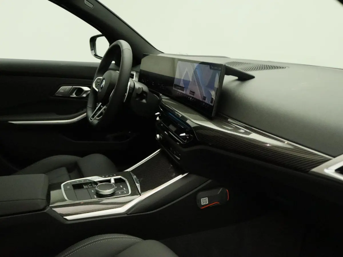 330e M Sport Edition | SoH 100% | Innovation Pack | Comfort Pack | Stuurwielrand Verwarmd | Trekhaak | Panoramdak | Elektrisch Verstelbare Sportstoelen | Driving Assistant | DAB | HiFi | 19'