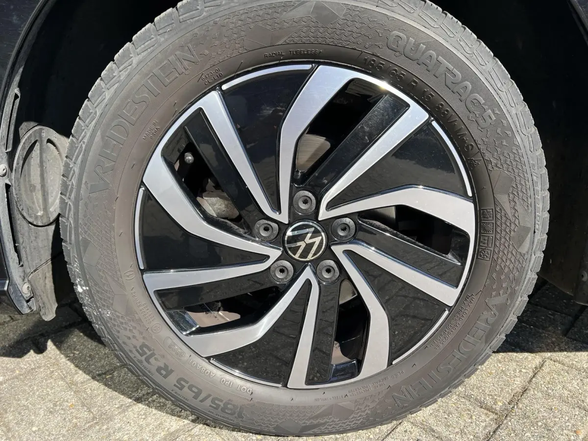 1.0 TSI Life Edition | 15 inch velgen | Achteruitrijcamera | Apple carplay / Android auto |