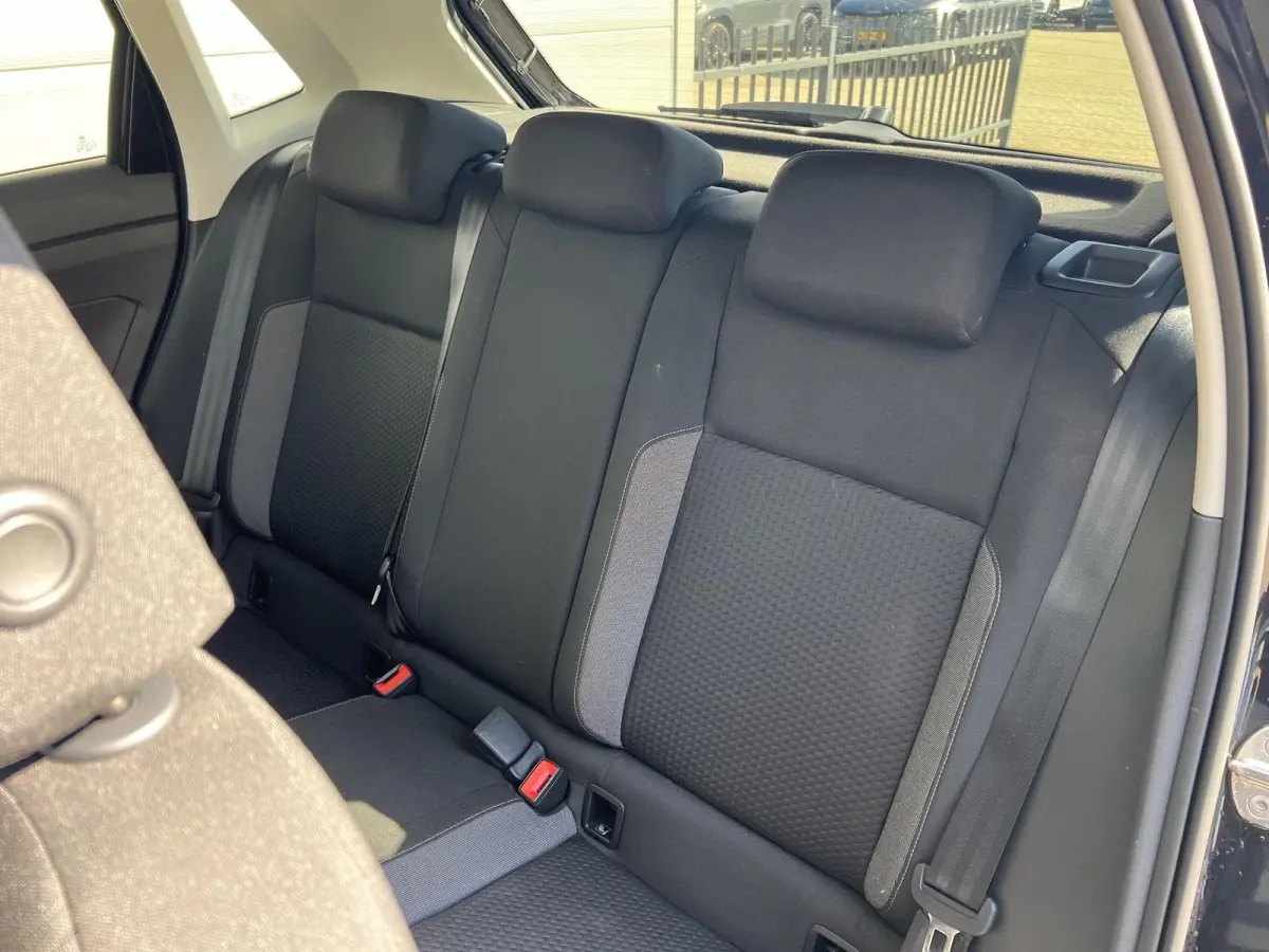1.0 TSI Life Edition | 15 inch velgen | Achteruitrijcamera | Apple carplay / Android auto |