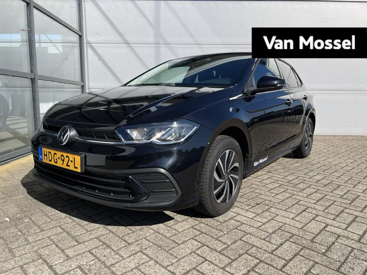 1.0 TSI Life Edition | 15 inch velgen | Achteruitrijcamera | Apple carplay / Android auto |
