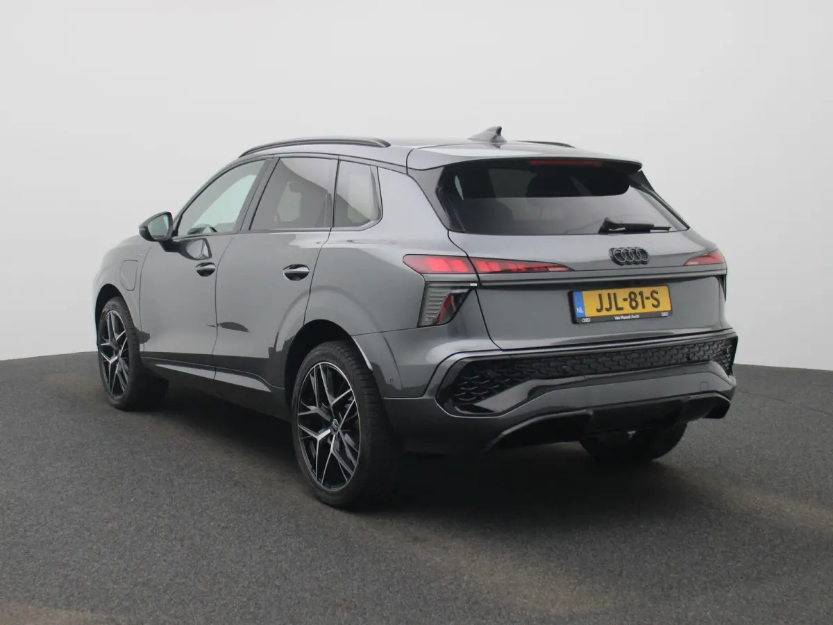 1.5 e-hybrid S edition l Demo l Adaptive cruise control l Achteruitrijcamera l Navigatie l Verwarmbare voorstoelen l Dodehoekdetectie l Matrix LED koplampen l Comfortsleutel l Alarm Klasse I