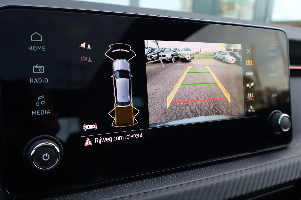 Monte Carlo | Achteruitrijcamera | Cruise control met speedlimiter | Driver Activity Assistant, vermoeidheid waarschuwingssysteem