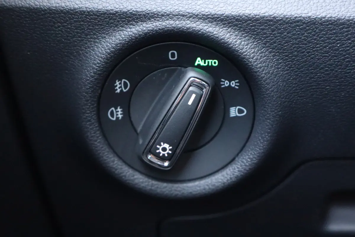Monte Carlo | Achteruitrijcamera | Cruise control met speedlimiter | Driver Activity Assistant, vermoeidheid waarschuwingssysteem