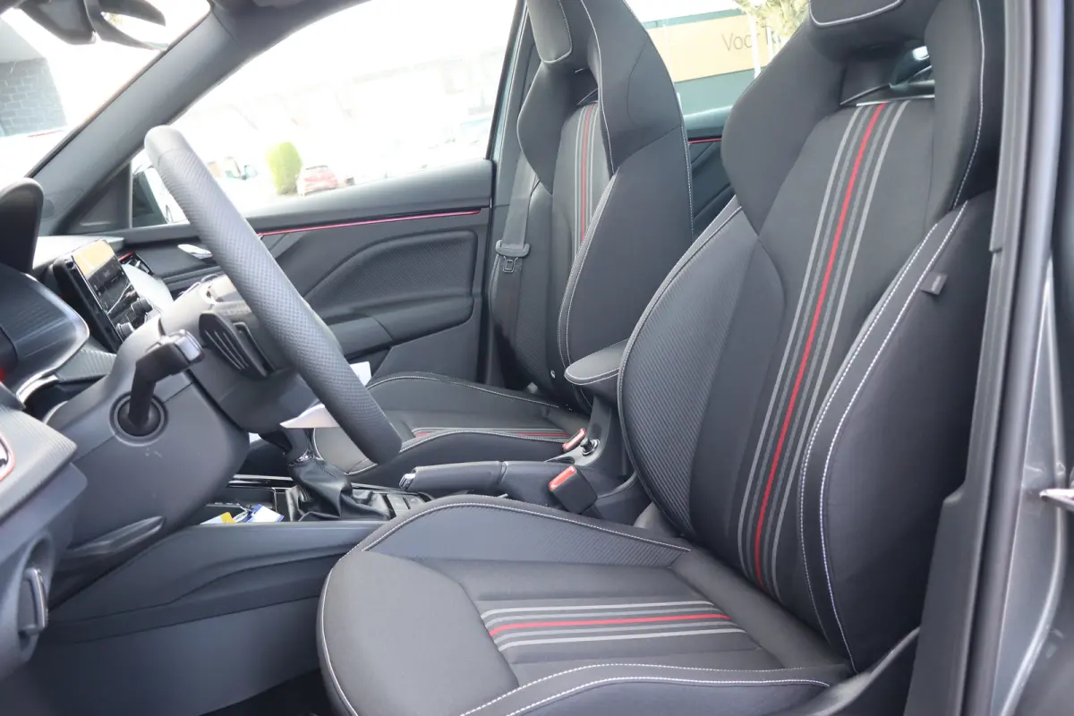 Monte Carlo | Achteruitrijcamera | Cruise control met speedlimiter | Driver Activity Assistant, vermoeidheid waarschuwingssysteem