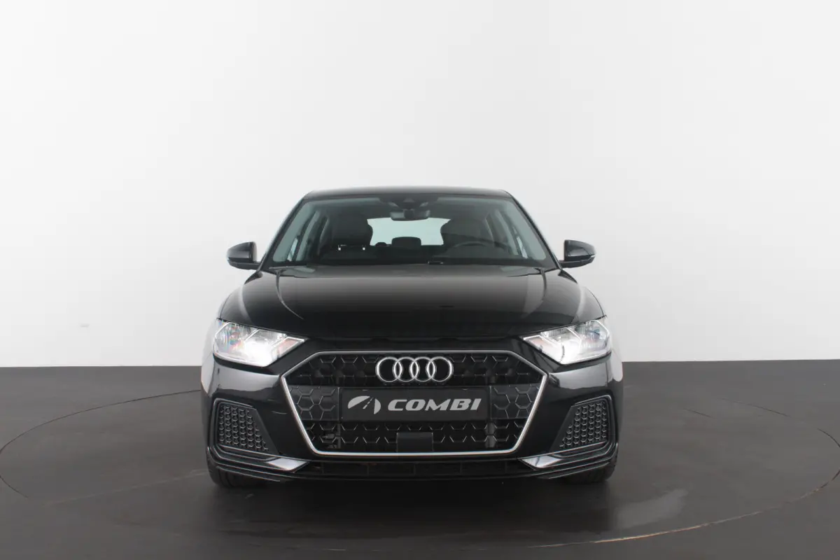 30 TFSI Pro Line Automaat/116pk/Navigatie/Mythos Black Metallic/Parkeersensoren/16 inch velgen