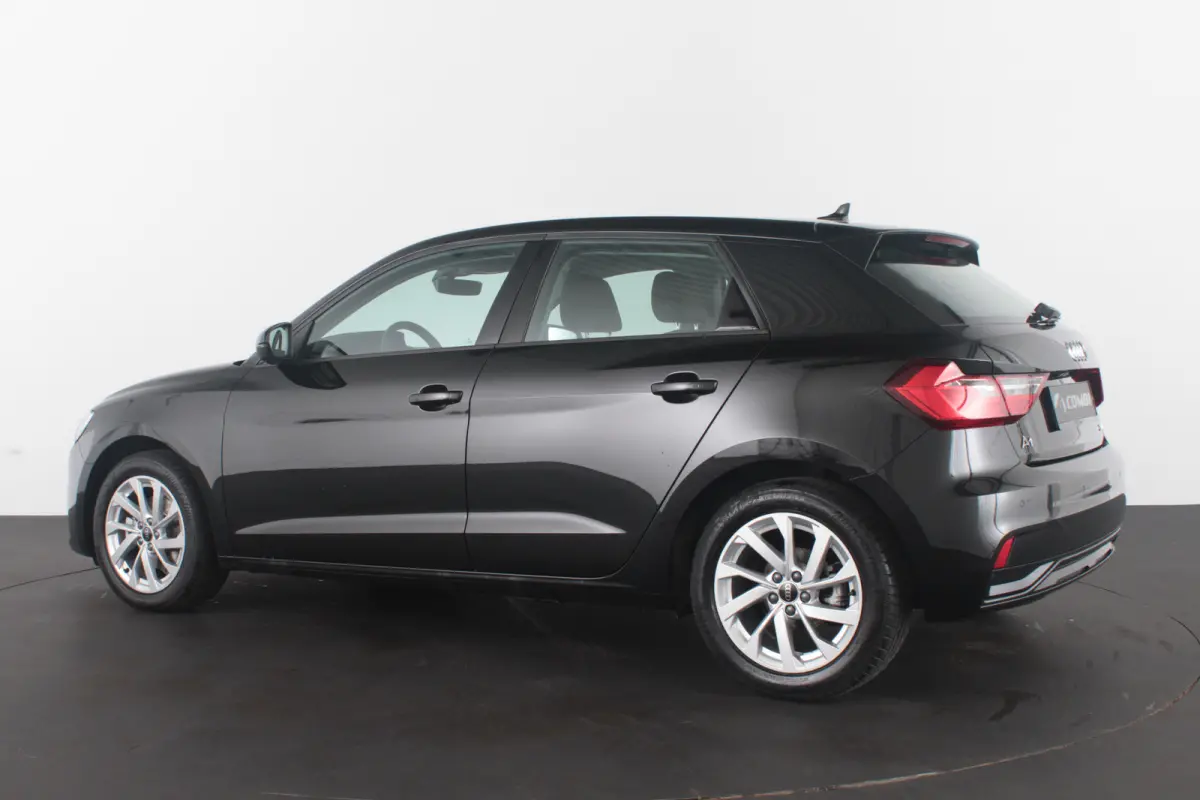 30 TFSI Pro Line Automaat/116pk/Navigatie/Mythos Black Metallic/Parkeersensoren/16 inch velgen