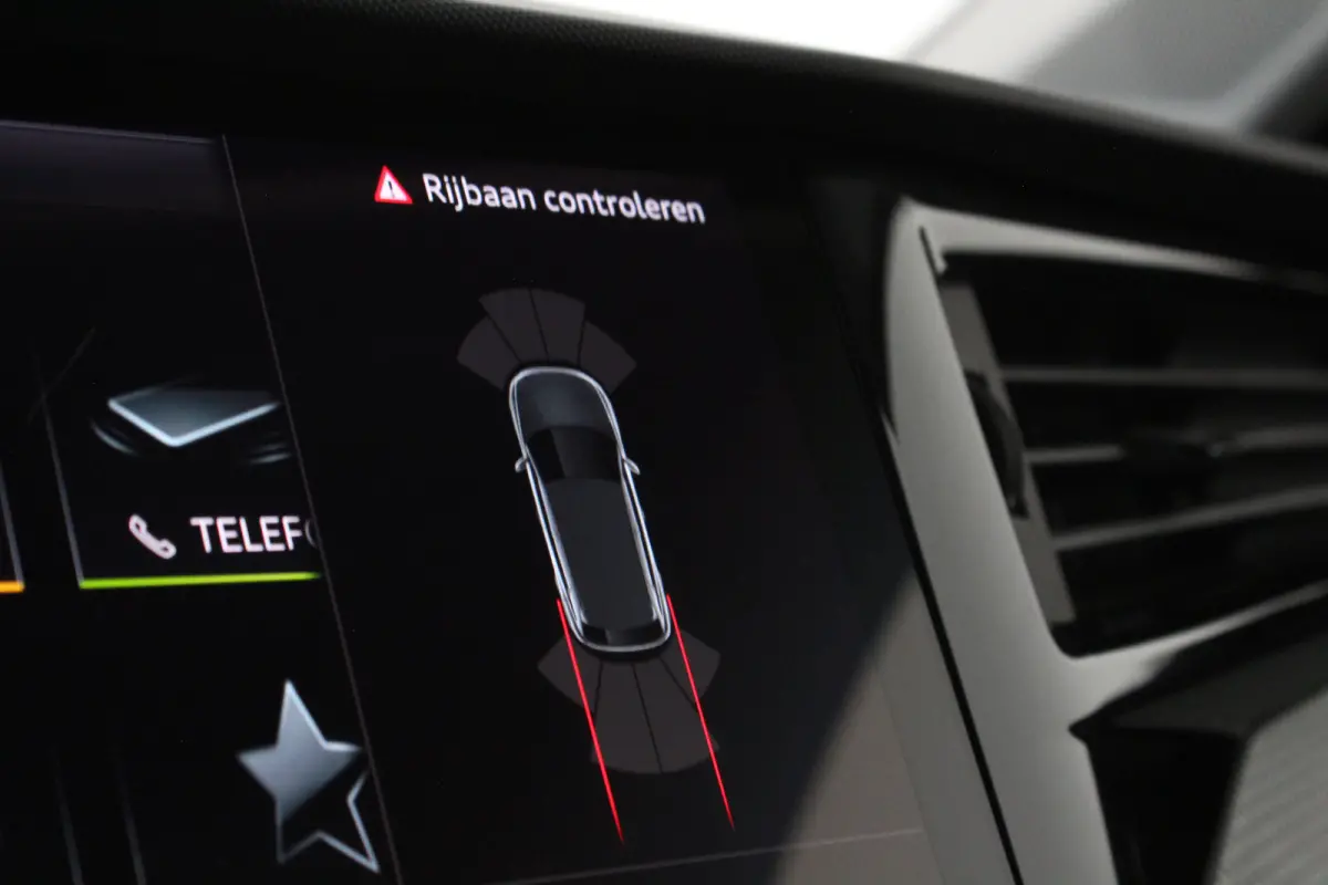 30 TFSI Pro Line Automaat/116pk/Navigatie/Mythos Black Metallic/Parkeersensoren/16 inch velgen