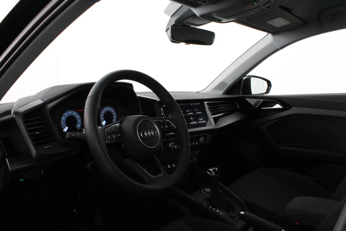 30 TFSI Pro Line Automaat/116pk/Navigatie/Mythos Black Metallic/Parkeersensoren/16 inch velgen