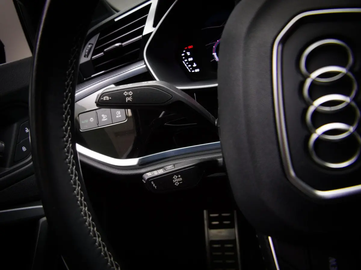 35 TFSI S-Line Edition Competition (APPLE CARPLAY/ANDROID AUTO, STOELVERWARMING, LED-MATRIX, NAVIGATIESYSTEEM)